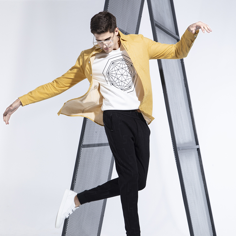 精致時尚男裝：在開展西服定制時會什么要考慮的難題？ 